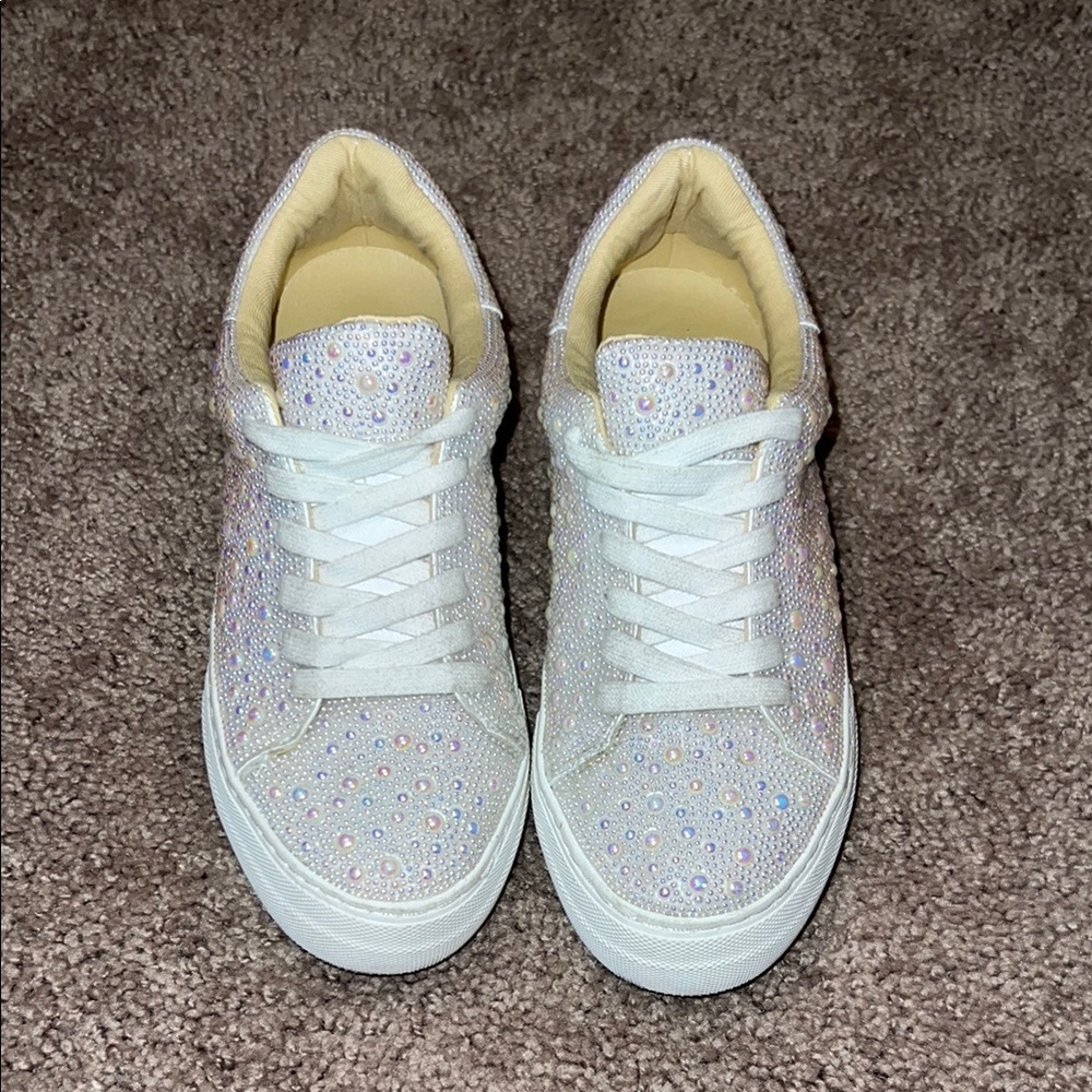 **WORN ONCE GUC** Betsey Johnson Pearl Platform Sneaker